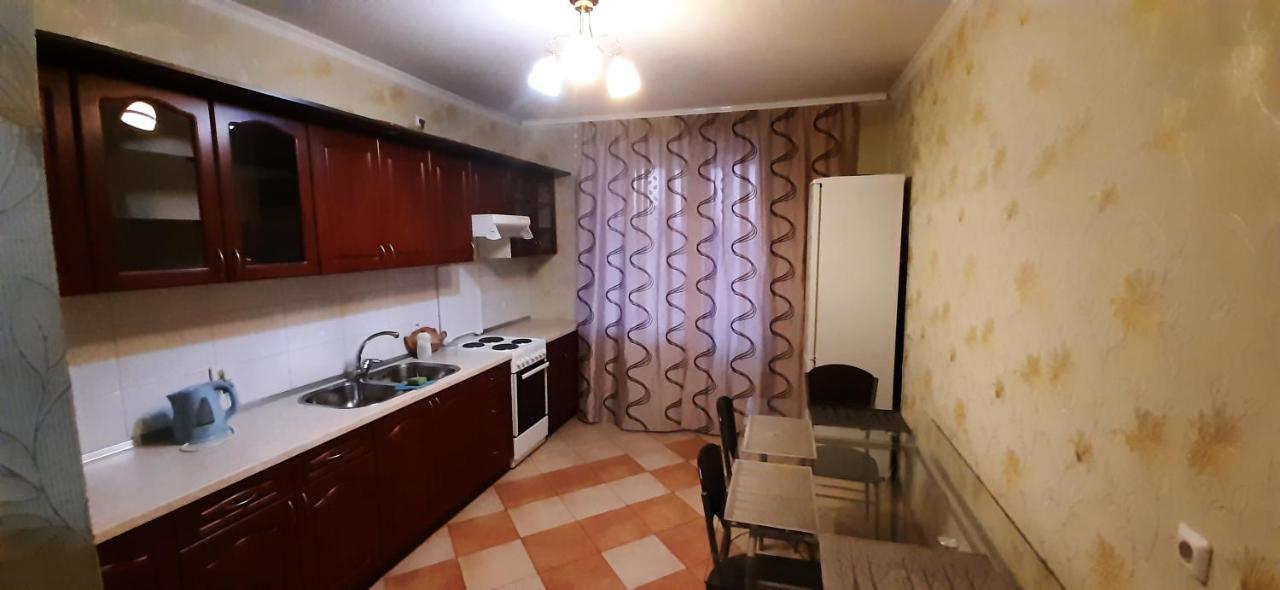 Ferienwohnung Cosy Flat Kiew Exterior foto